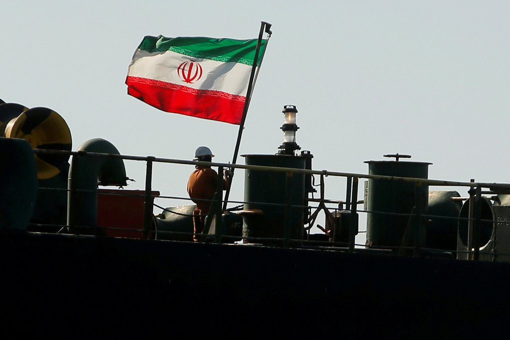 В Иране сообщили об отражении атаки со стороны США на танкер в Оманском заливе