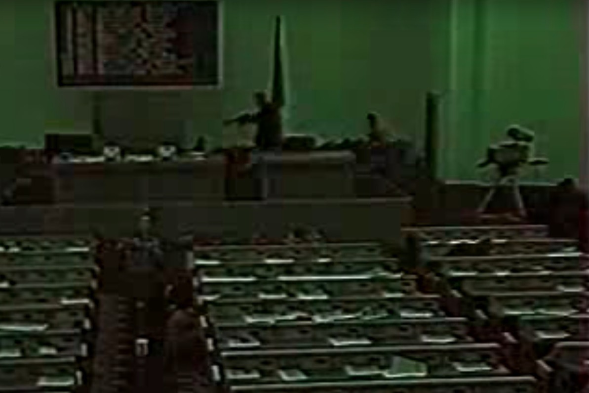 По делу о теракте в парламенте Армении 27 октября 1999 года выдвинуто сразу несколько следственных версий: Генпрокуратура РА