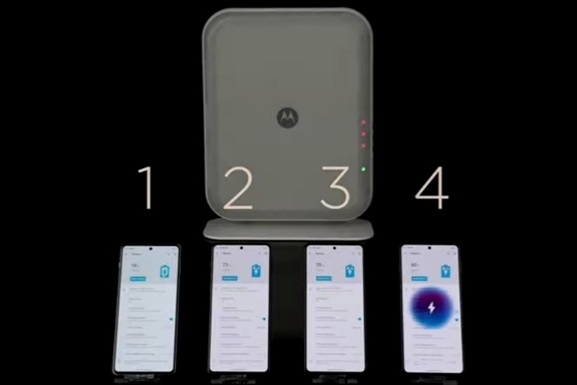 Motorola представила новое беспроводное зарядное устройство, способноe передавать энергию на четыре смартфона одновременно