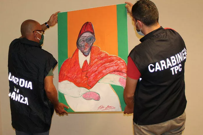 Коллекционер зарабатывал на фальшивках: в Италии конфисковали 500 поддельных работ художника Фрэнсиса Бэкона