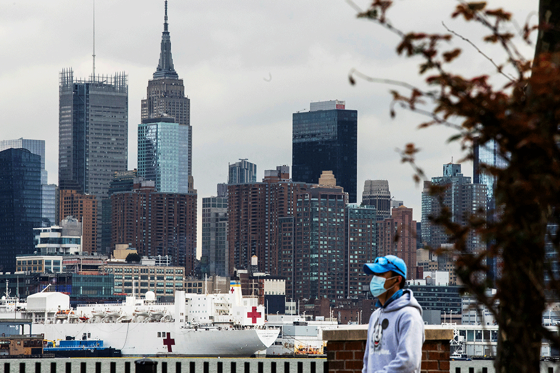 В Нью-Йорке от коронавируса умерли более 10 тысяч человек