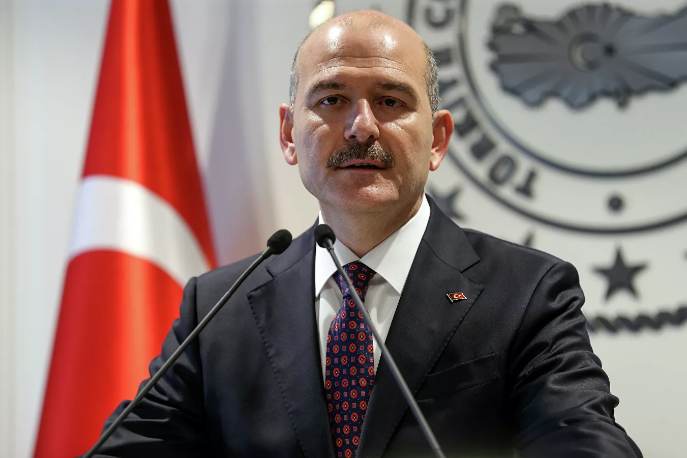 Турецкого журналиста уволили за вопрос о связях главы МВД страны с мафией