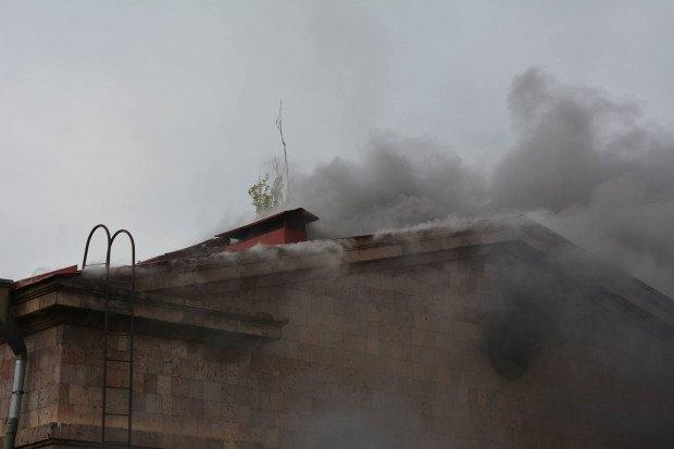 Во время пожара в институте химии в Ереване сгорели реактивы