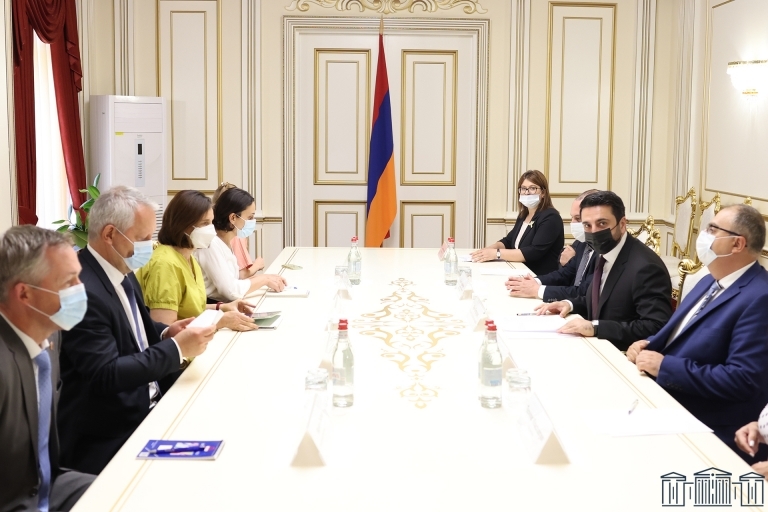 «Հայաստանը տարածքային պահանջներ չունի իր հարևանների հանդեպ»․ ԱԺ նախագահը՝ գերմանացի գործընկերոջը