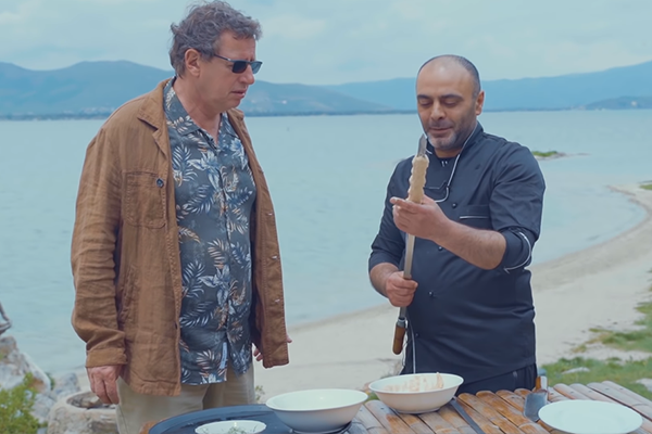 Армения – страна открытий: Михаил Ширвиндт в проекте «Съедобное несъедобное» попробовал на вкус кебаб из раковых шеек на берегу Севана