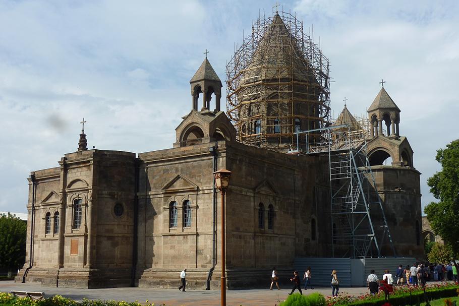 Сюрпризы реставрации: В главном соборе ААЦ архитекторы сделали уникальные открытия