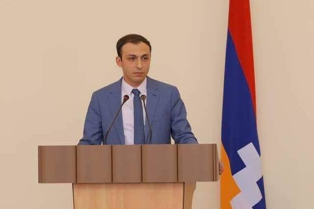 «Շնորհավորում եմ մեզ՝ ժողովրդի բարձրաստիճան ծառաների շարքը Գեղամի նման խելացի, ու արժեքահեն գործիչով համալրվելու առթիվ»․ Արցախը նոր օմբուդսմեն ունի