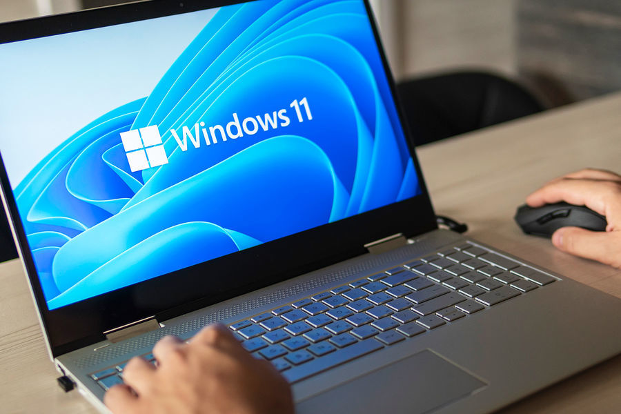 Пользователи пожаловались на мерцающий экран в безопасном режиме Windows 11