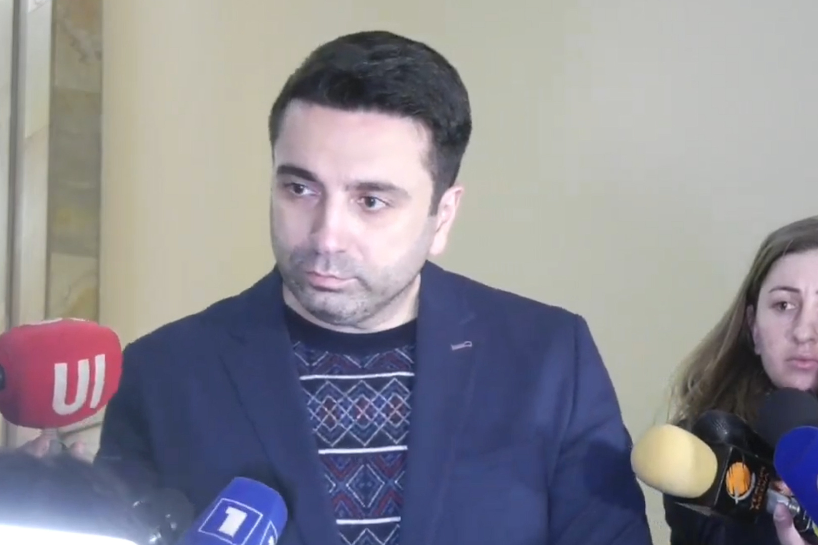 Устная договоренность не с президентом Азербайджана, а с Россией. Ален Симонян