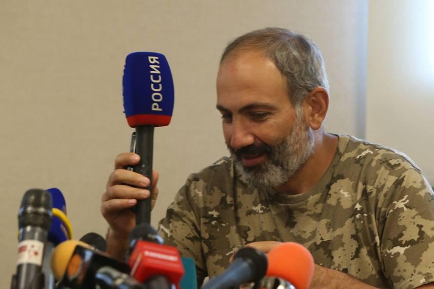 Никол Пашинян готов встретиться с находящимися в Ереване депутатами Госдумы