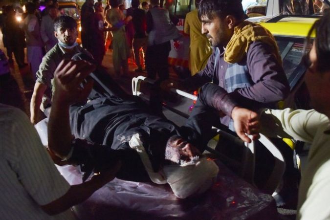 В результате двух терактов в Кабуле погибли по меньшей мере 90 человек и около 150 ранены