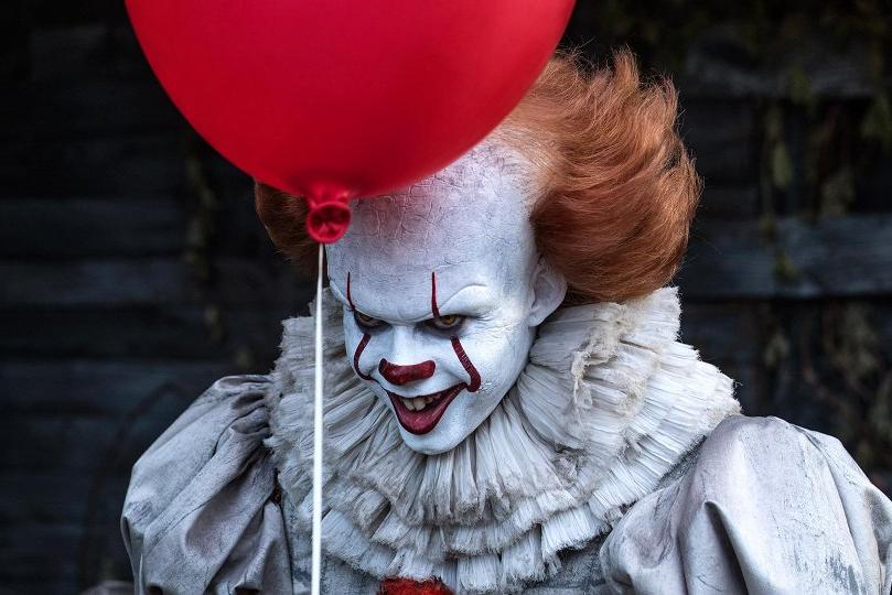 Компания Warner Bros. Pictures опубликовала первый трейлер хоррора «Оно-2»: ролик за считанные часы стал интернет-хитом