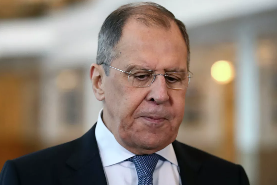 Запад использует грязные методы цветных революций. Лавров