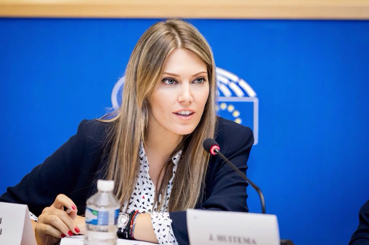 Депутат Европарламента Греции призывает к визовым ограничениям для азербайджанцев и диалогу об отмене виз для армян