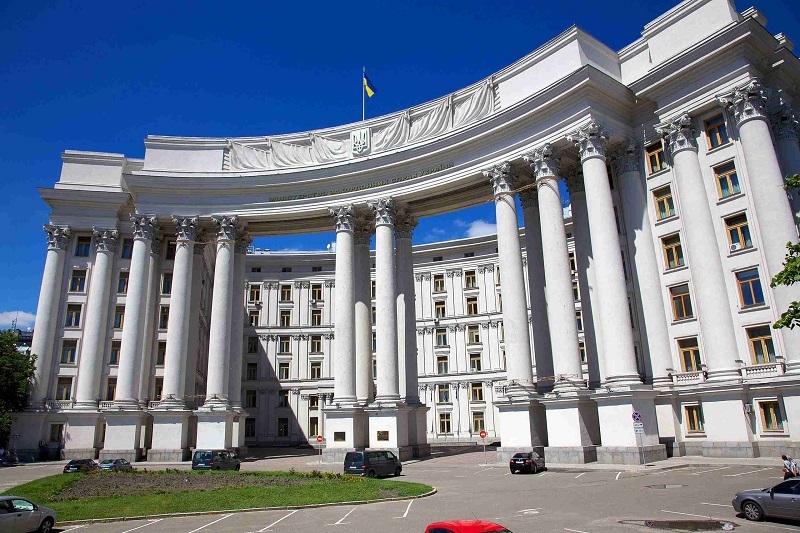 Киев призвал украинцев немедленно покинуть Россию