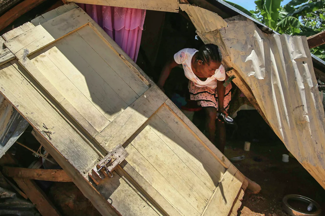 Число жертв землетрясения на Гаити превысило 2200