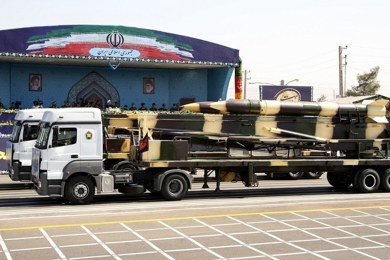 Иран показал на параде баллистическую ракету с дальностью поражения 1450 км