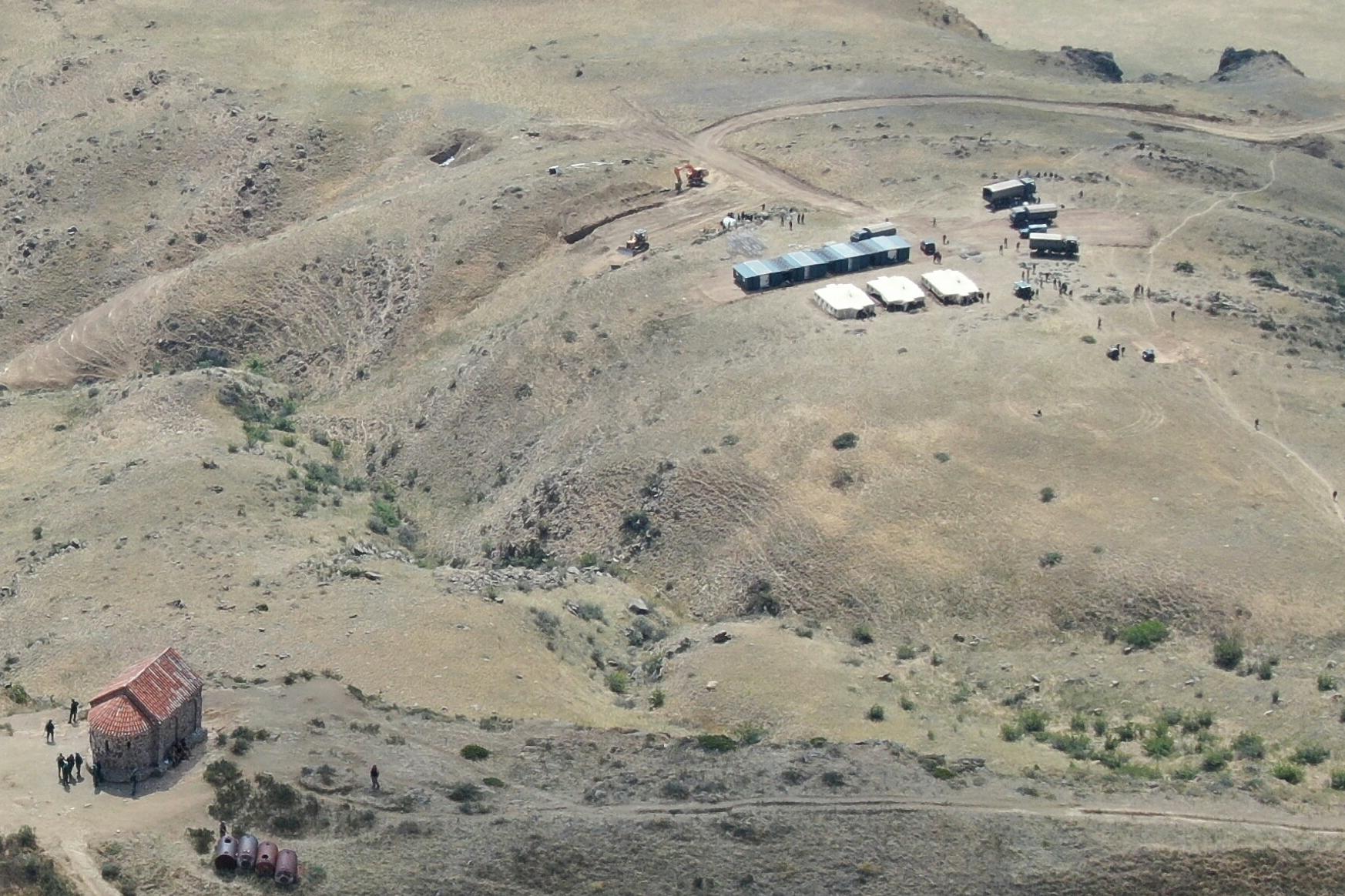 Азербайджан построил военную базу на склоне горы Гареджи - Кацарава